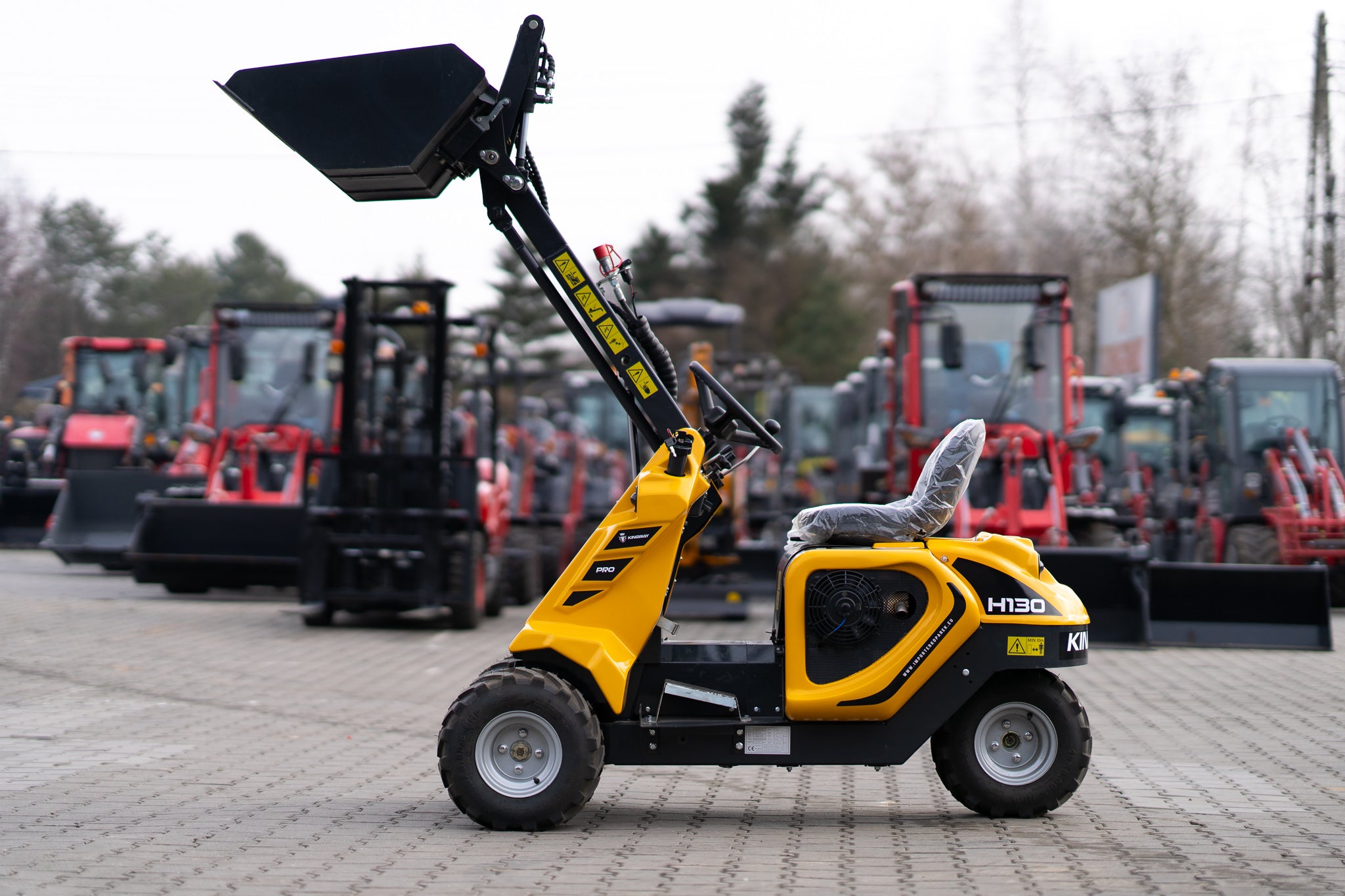 Heracles H130 - 3WD kompakt laster med 400kg Løft Avant-feste