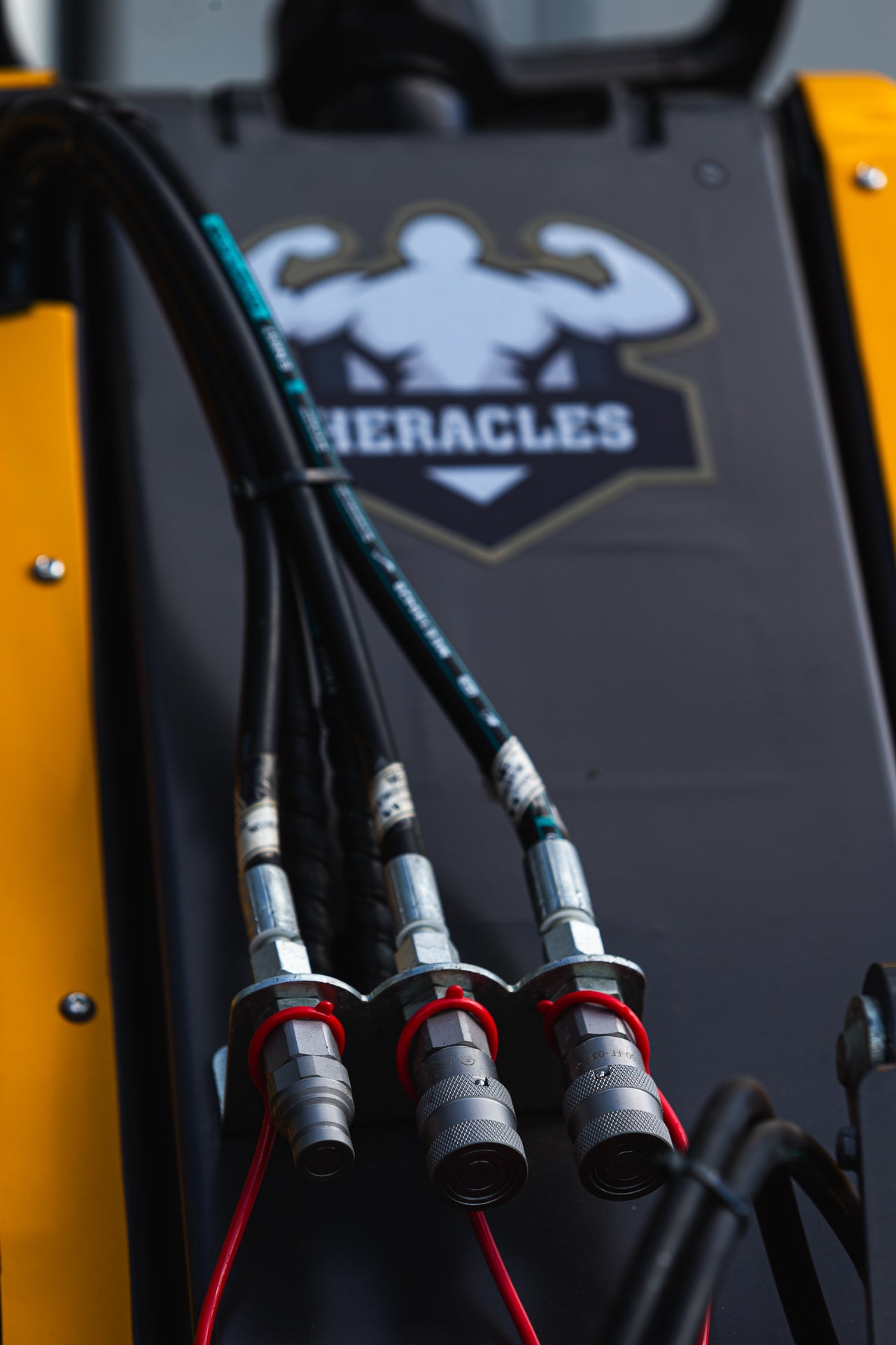 Heracles H130 - 3WD kompakt laster med 400kg Løft Avant-feste