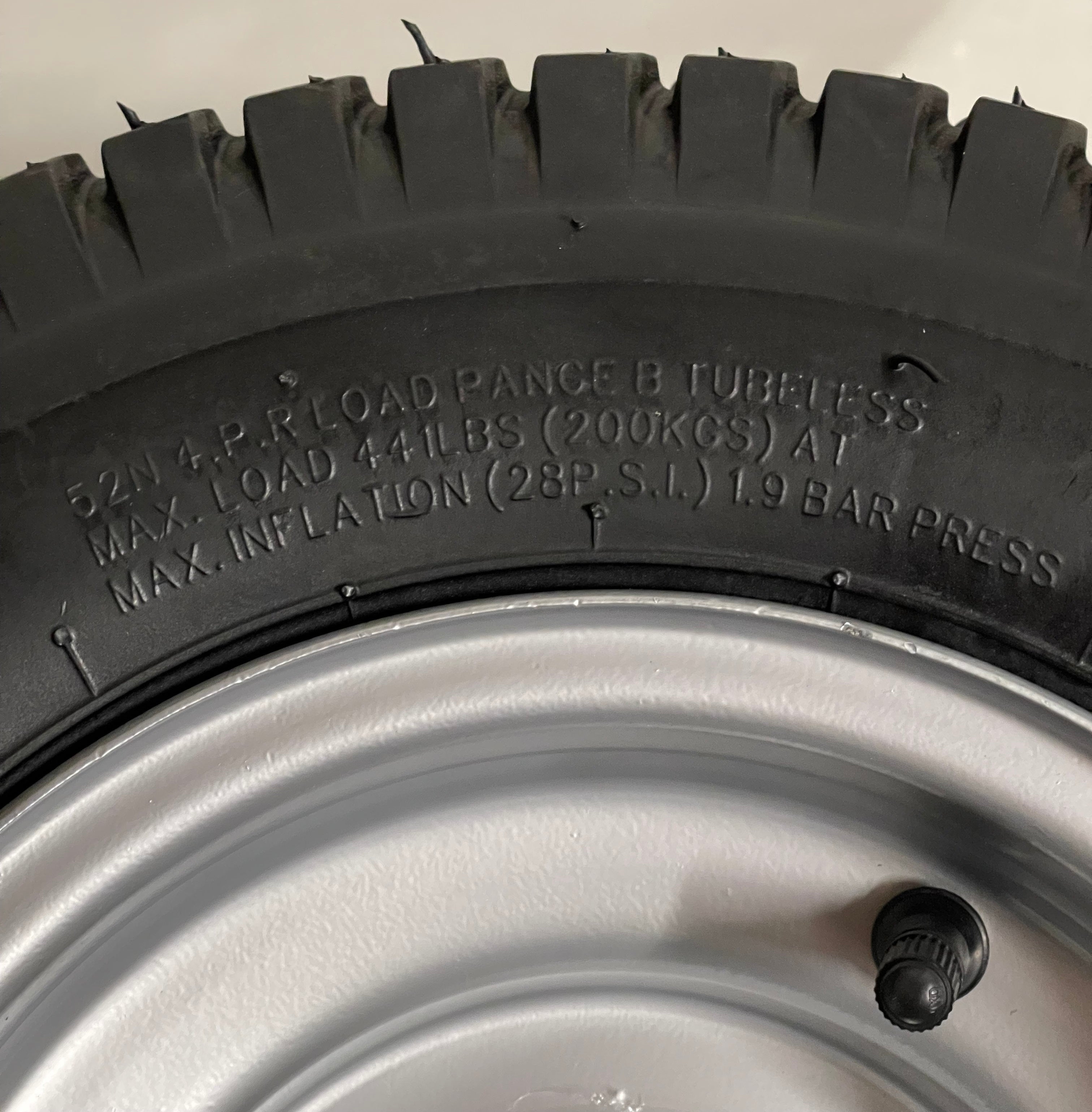 Complete tire 16x6.50-8 & rim