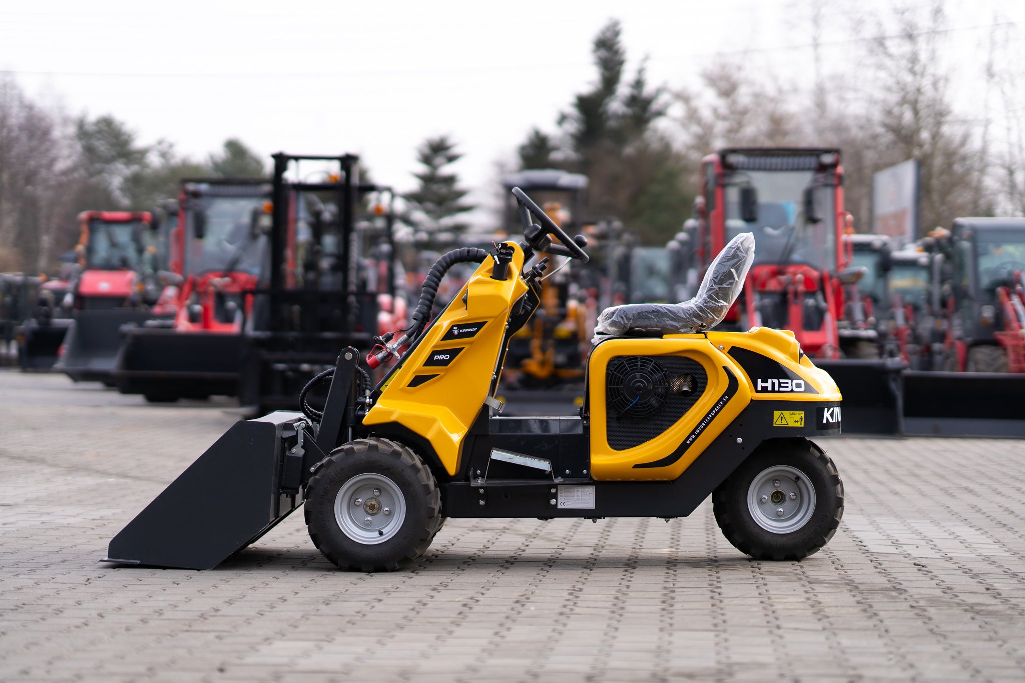 Heracles H130 - 3WD kompakt laster med 400kg Løft Avant-feste